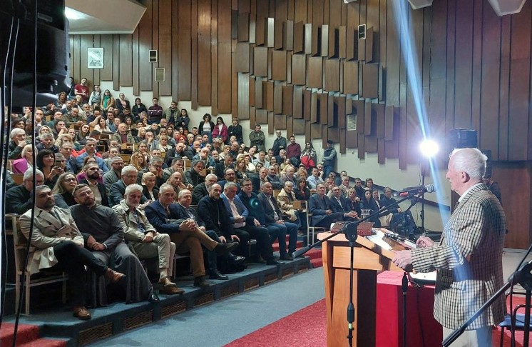 Bećković u Istočnom Sarajevu: Srpski jezik brine više o nama nego mi o njemu