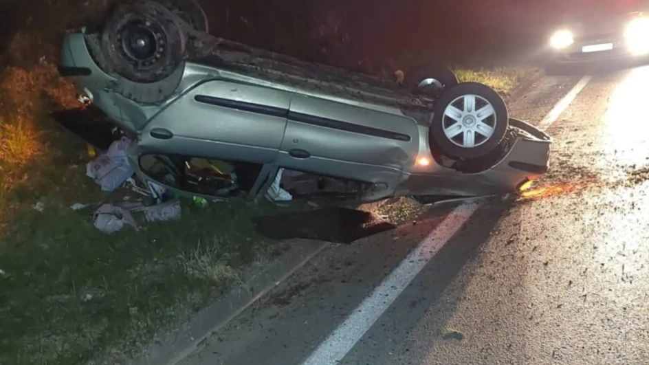 Nesreća kod Goražda: Automobil se prevrnuo na krov