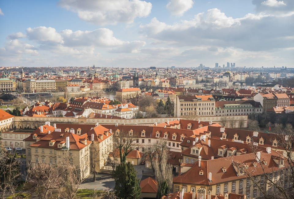 HAOS U PRAGU Sudarila se dva voza, više od deset osoba povrijeđeno