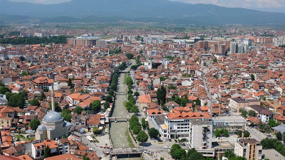 TRI PUTA PUCAO U NJENOM PRAVCU Otac pokušao da ubije kćerku, sin uspio da mu otme pištolj