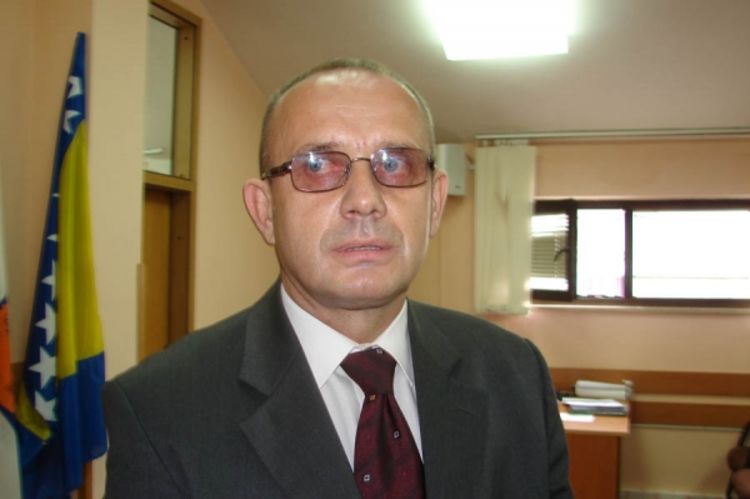 PRIDRUŽIO SE NARODNOM FRONTU Poslanik Radislav Dončić napustio PDP, otišao kod Jelene Trivić