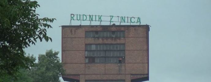DOSTA IM JE PRAZNIH OBEĆANJA Zenički rudari danas ispred zgrade Vlade Federacije