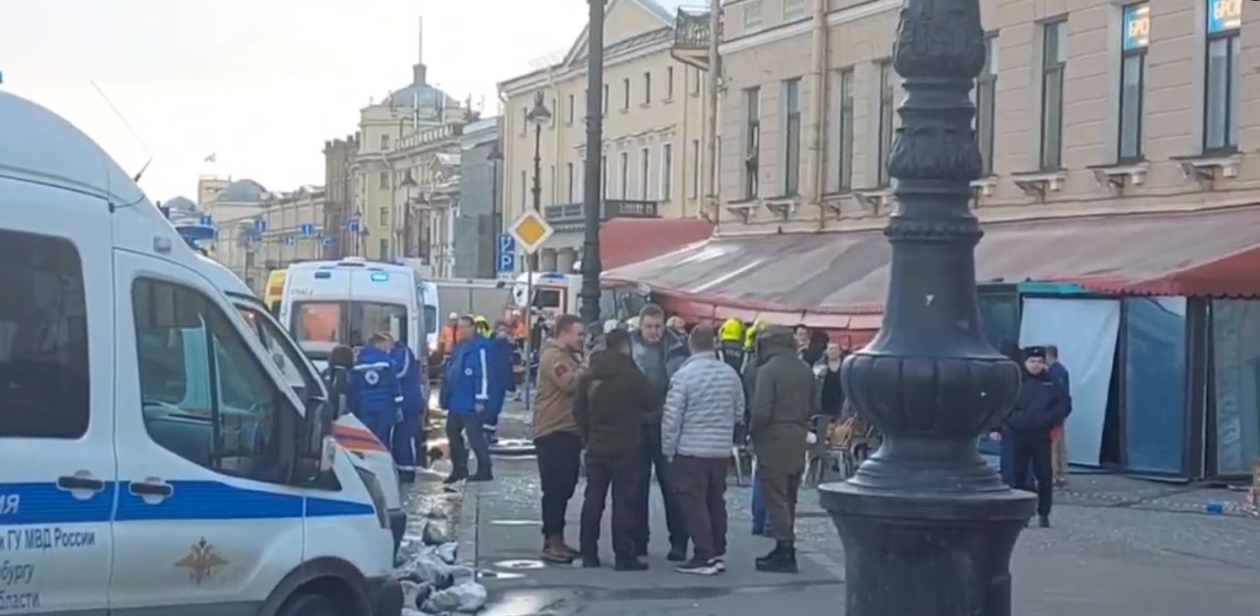 DETALJI EKSPLOZIJE U SANKT PETERBURGU: Bomba puna eksera bila skrivena u statui (VIDEO)