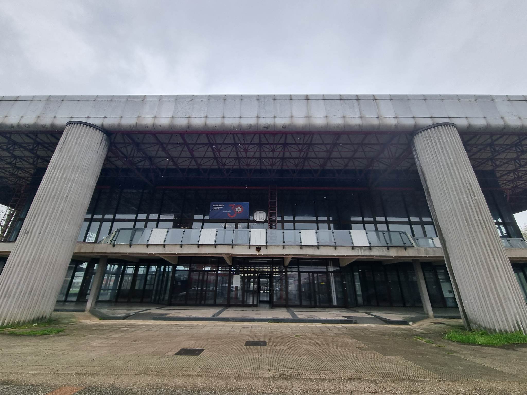 NEPRIJATAN MIRIS FEKALIJA Šta se dešava sa toaletom na željezničkoj stanici u Banjaluci - Putnici u PROBLEMU (FOTO)