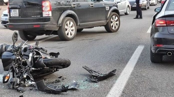 TEŠKA SAOBRAĆAJKA KOD MOSTARA Povrijeđen motociklista, na oba vozila pričinjena velika šteta