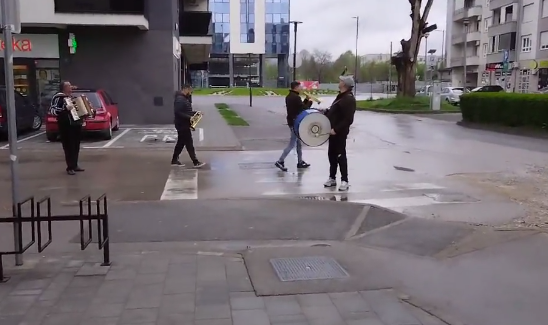 NIKO NEMA ONO ŠTO IMA BANJALUKA Trubači zasvirali poznate pjesme, ori se za Vaskrs u Krajiškoj ljepotici (VIDEO)