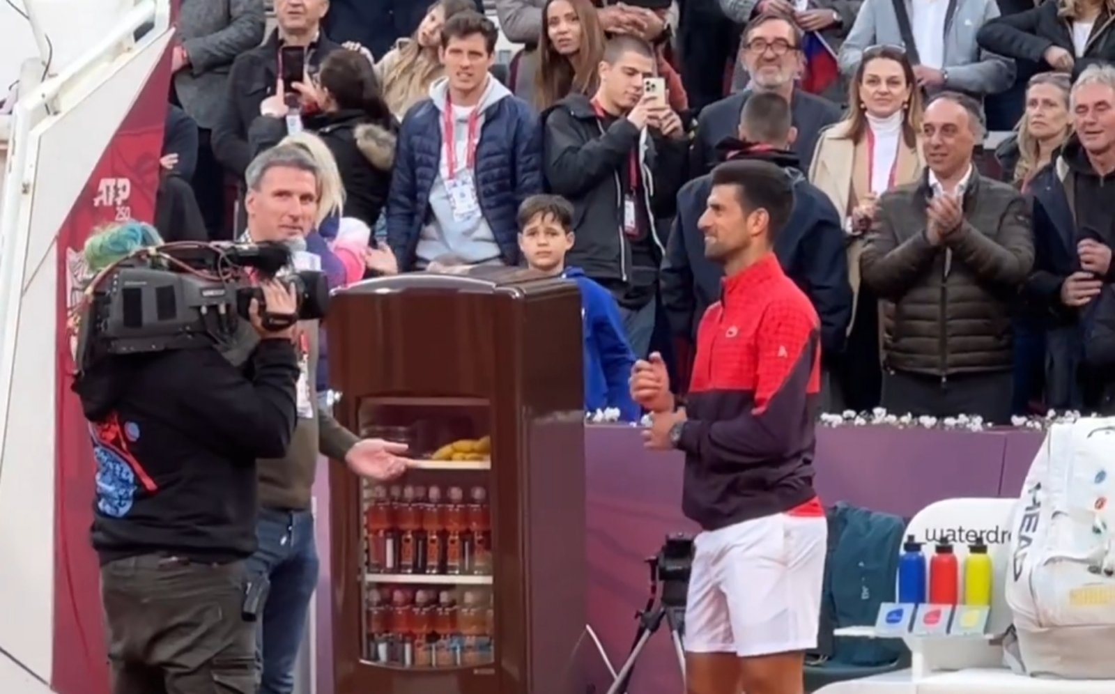 OVO MORATE ČUTI! Poslušajte šta je Novak poručio nakon meča sa Van Ašom: Emocije preplavile tribine u Banjaluci (VIDEO)