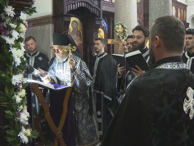 Vladika Јefrem predvodio večernje bogosluženje u Sabornom hramu Hrista Spasitelja u Banjaluci