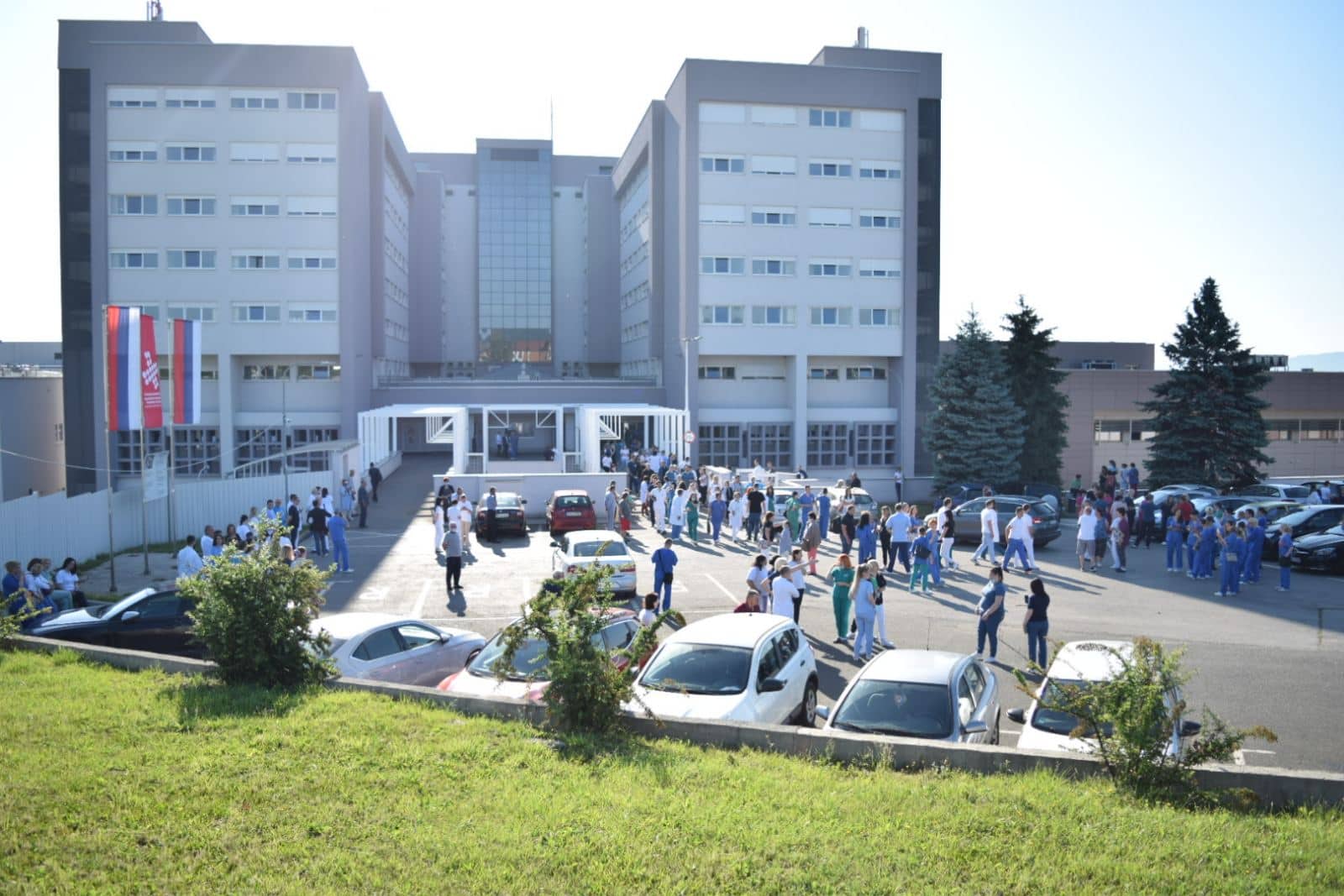 POVRIJEĐENO PET RADNIKA I PACIJENT Detalji požara na Klinici za psihijatriju u Banjaluci