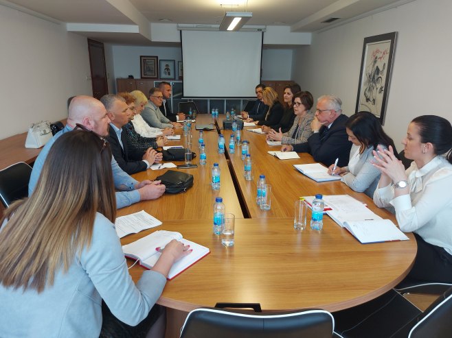 Sve osnovne i srednje škole dostaviće pisane informacije o bezbjednosti u školama