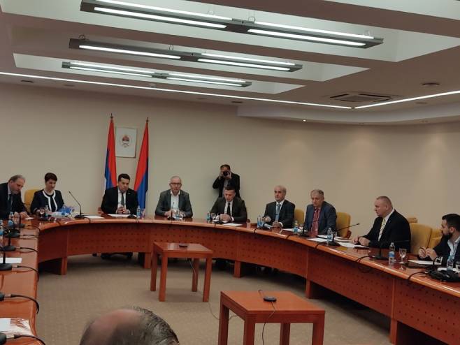 OKRUGLI STO U BANJALUCI Odgovorni da plate za bombardovanje osiromašenim uranijumom!