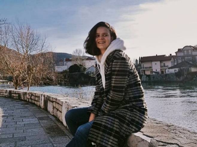 TREBINJKA BEZ KONKURENCIJE Doroteja Radanović osvojila prvo mjesto na republičkom takmičenju iz srpskog jezika (FOTO)