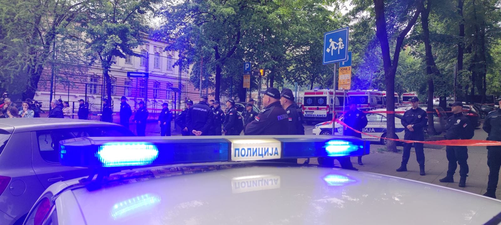 CRNE VIJESTI IZ BEOGRADA SE NASTAVLJAJU Bivša učenica kuhinjskim nožem povrijedila vršnjaka i nastavnicu