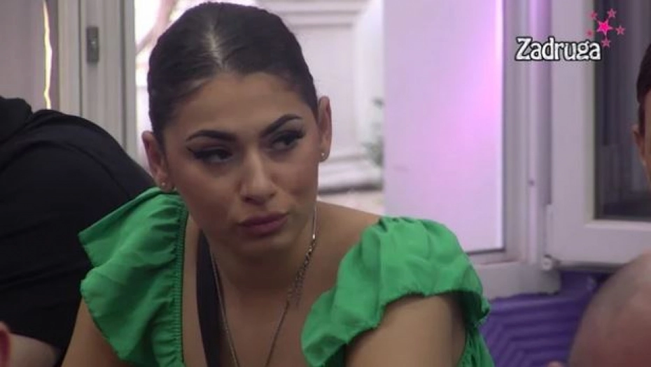 NIJE HTJELA NI DA POGLEDA! Milica Veselinović potpuno nezainteresovana za poklone koji su stigli, Matora u šoku (FOTO)