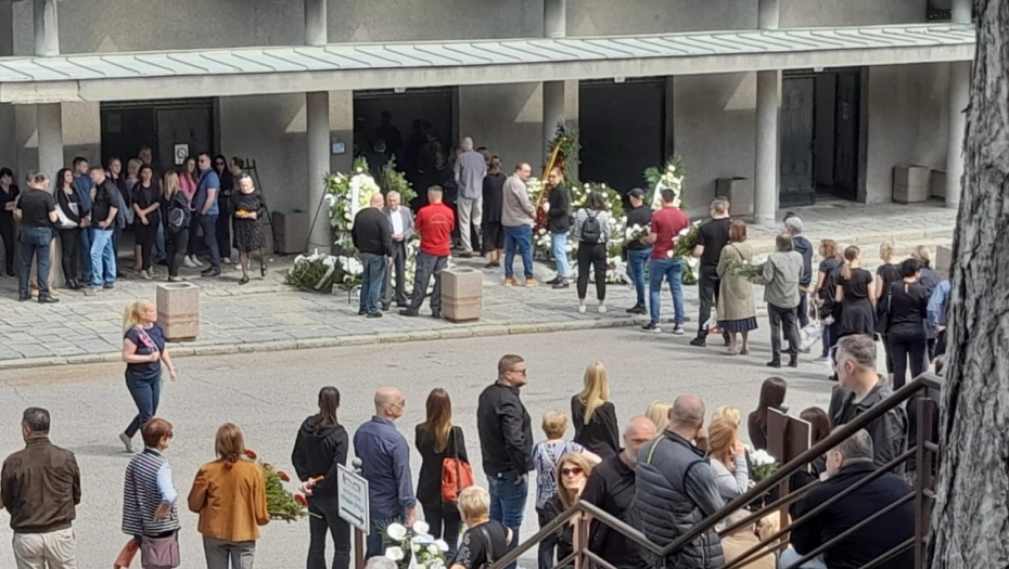 SAHRANJENA KĆERKA SRPSKOG SPORTISTE Na stotine ljudi se oprostilo od tragično nastradale djevojčice