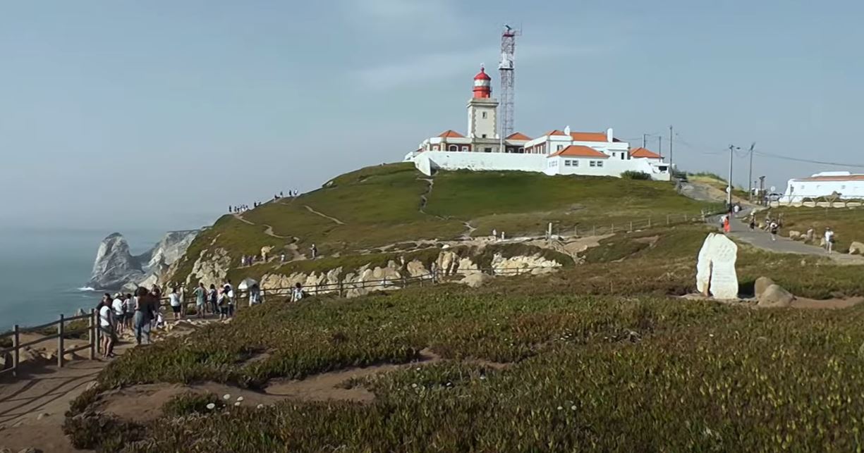 OVDJE TURISTI GINU Zvanično najopasnije mjesto za pravljenje selfija (VIDEO)