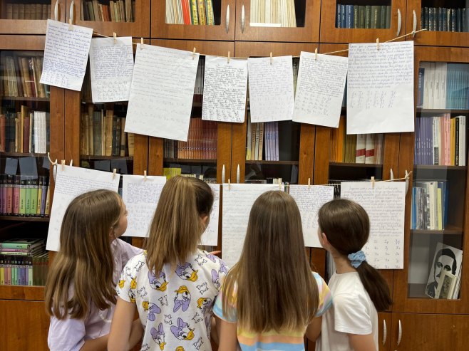 ŠTO ČEŠĆE I NA SVAKOM MJESTU "Koristiti ćirilicu i vratiti joj mjesto koje joj pripada" (FOTO)