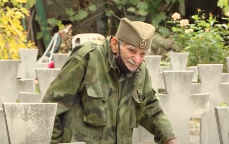 SREĆAN ROĐENDAN, ČIČA Čuvar srpskog vojničkog groblja "Zejtinlik" Đorđe Mihailović napunio 95 godina