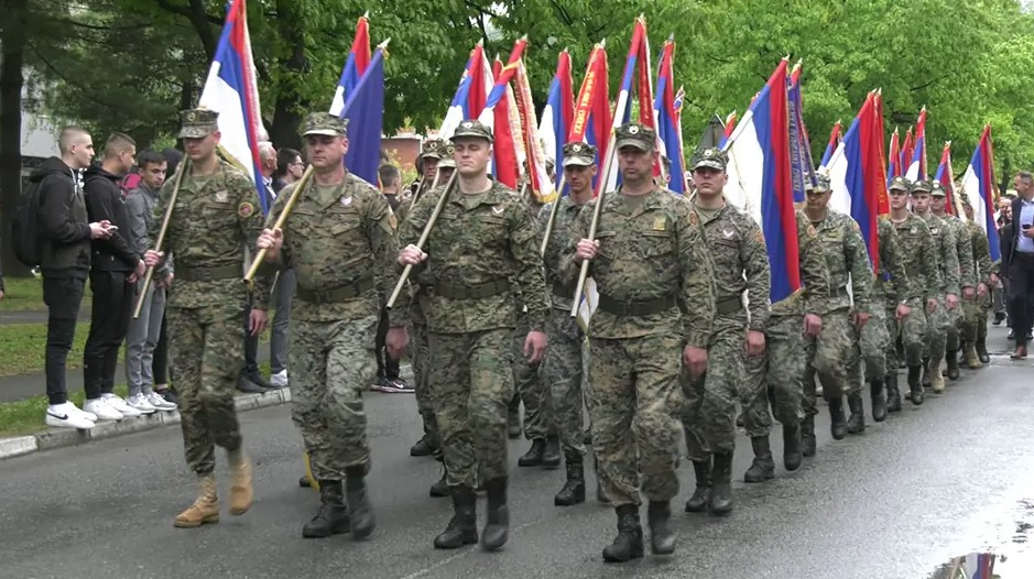 ČESTITKE ZVANIČNIKA RS POVODOM DANA VOJSKE Čuvati sjećanje na žrtvu palih boraca