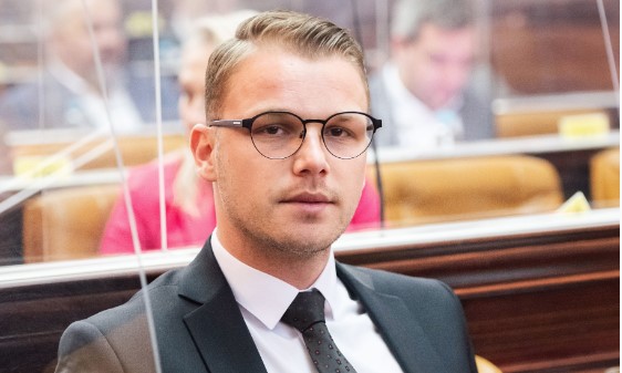 Lukaču povećana kazna zbog šamaranja Draška Stanivukovića