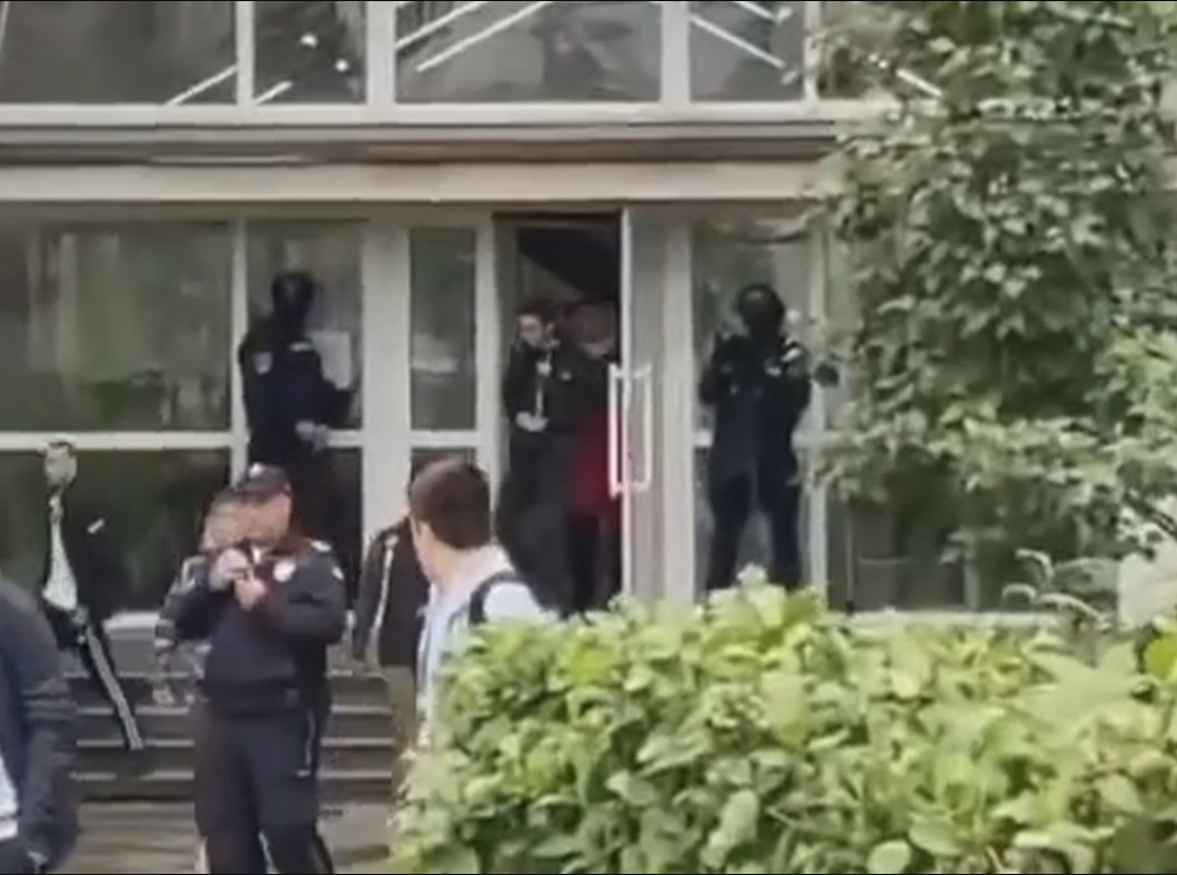 DRAMA U BEOGRADSKOJ ŠKOLI Dobili dojavu da će upasti neko naoružan, djeca evakuisana (VIDEO)