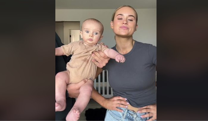 SULUDA IDEJA! Mama koristi sprej za samotamnjenje na bebi da bi imali isti ten! (VIDEO)