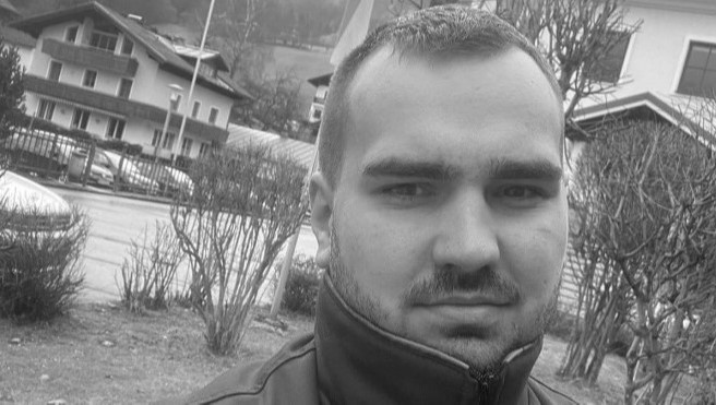 Sahrana nastradalog motocikliste iz Gradačca, prijatelji su opraštaju od nesrećnog mladića
