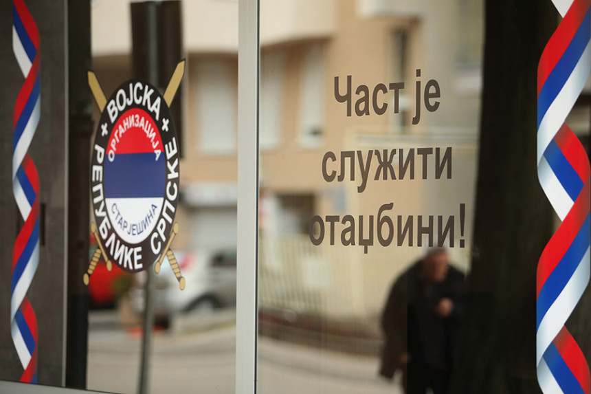OŠTRA REAKCIJA STARJEŠINA Nadlijetanje američkih aviona - klasičan primjer provokacije, zastrašivanja i pritiska