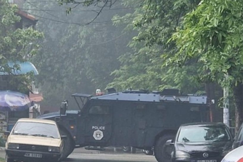 Blindirana vozila kosovske policije krenula ka Jarinju