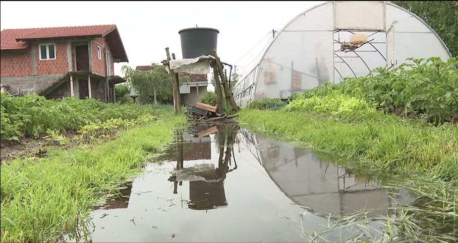 POSLJEDICE NEVREMENA Propali usjevi, poplavljene parcele, neprohodni putevi u Priječanima