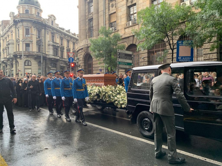 Mošti Svetog vladike Nikolaja ostaju u Beogradu do 4. juna