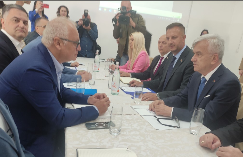 SASTALI SE ČUBRILOVIĆ I VESIĆ U BIJELJINI Do kraja godine integrisani granični prelaz na Rači