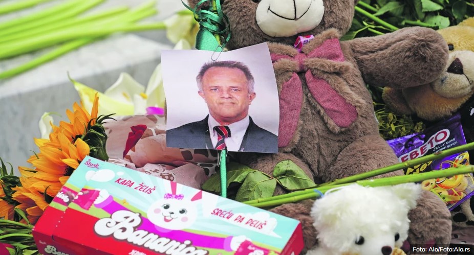 "NIJE IMAO SVOJU DJECU, A ŽIVOT JE DAO ZA TUĐU" Riječi Draganovog brata kidaju dušu! Đaci su ga obožavali, za njih je oduvijek bio heroj! (FOTO)
