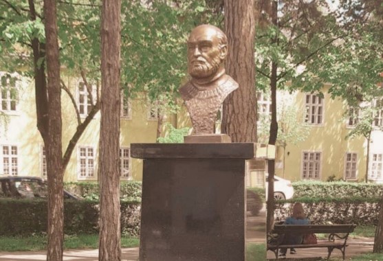 BANJALUKA ODAJE PRIZNANJE ČUVENOM PROFESORU Danas otkrivanje spomen-biste Predragu Gugi Lazareviću