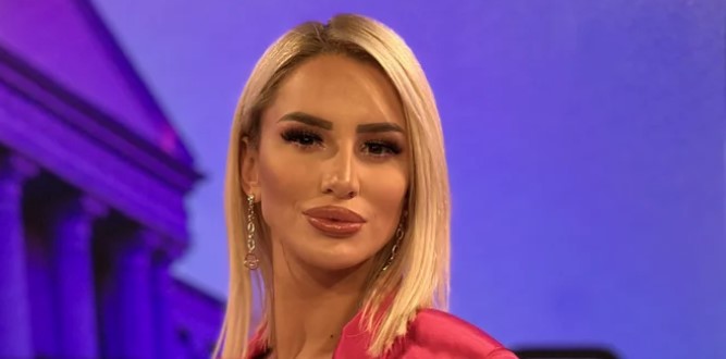 POPUT PRINCEZE IZ BAJKE! Aleks je svojom ljepotom osvojila mnoga srca i nikoga nije ostavila ravnodušnim, a evo kako je izgledala kao dijete! (FOTO)