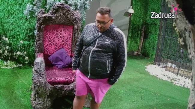 "DEŽURNA TRAČARA" OTKRILA NOVE TAJNE! Neca pred milionima ljudi iznio šokantna saznanja o zadrugarima! (VIDEO)