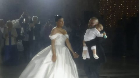 Emocije na vrhuncu: Đanijev sin i Minja romantičnim prvim plesom oduševili zvanice (VIDEO)