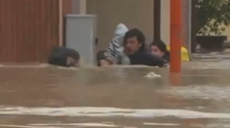 HEROJ O KOJEM ITALIJA PRIČA Srbin Đorđe spasio majku i bebu iz bujice
