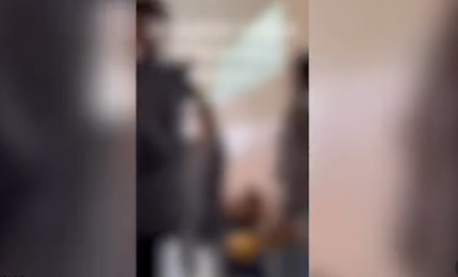 JOŠ JEDAN JEZIV SLUČAJ POTRESAO REGION Prijetila drugarici, pa je gurnula niz stepenice! (VIDEO)