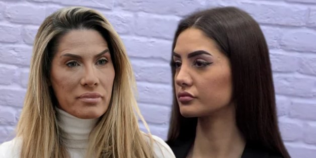 Ana spustila ručnu i bez zadrške komentarisala Anđeline poze u krevetu (VIDEO)