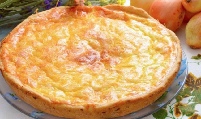 JELO KOJE OSVAJA NA PRVU Pita sa lukom i jogurtom