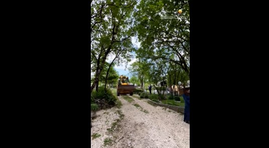 O VJENČANJU U MOSTARU PRIČA REGION Mladoženja po mladu došao - bagerom (VIDEO)