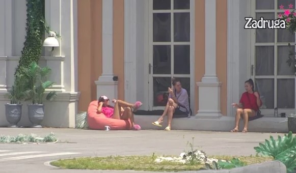 Ana ne može da dođe sebi zbog saznanja da njena kuma ne voli Zoricu Marković! Sve vrijeme razmišlja samo o tome! (VIDEO)