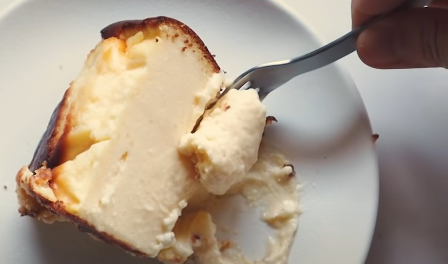 Jednostavan recept: Popularni čizkejk San Sebastian napravite kod kuće