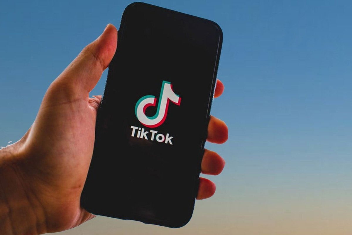 LOŠ UTICAJ U Crnoj Gori pokrenuta peticija za zabranu Tik-Toka