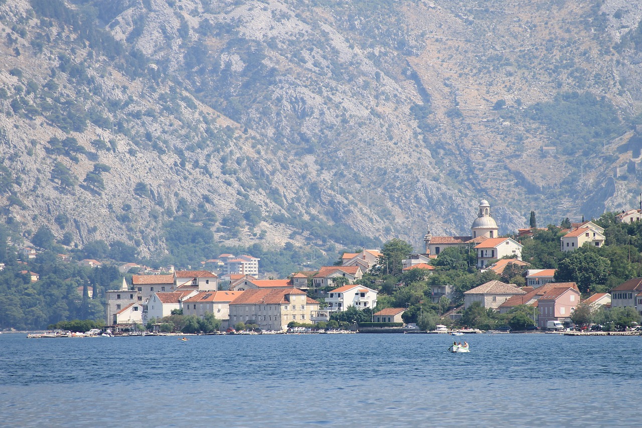 IZ OVIH ZEMALJA NAJVIŠE U Tivtu sve veći broj turista