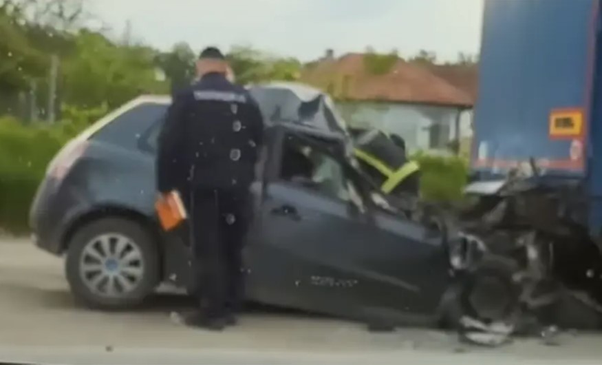 TEŠKA SAOBRAĆAJNA NESREĆA NA IBARSKOJ MAGISTRALI Jedna osoba poginula na licu mjesta (VIDEO)