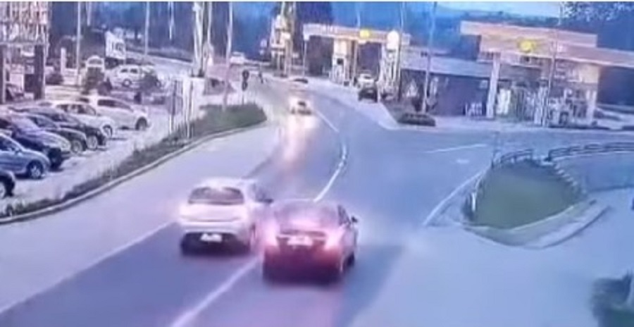 IZ „MAKAZICA“ U BENZINSKU Pojavio se novi video, evo kako je došlo do jutrošnje nesreće (VIDEO)