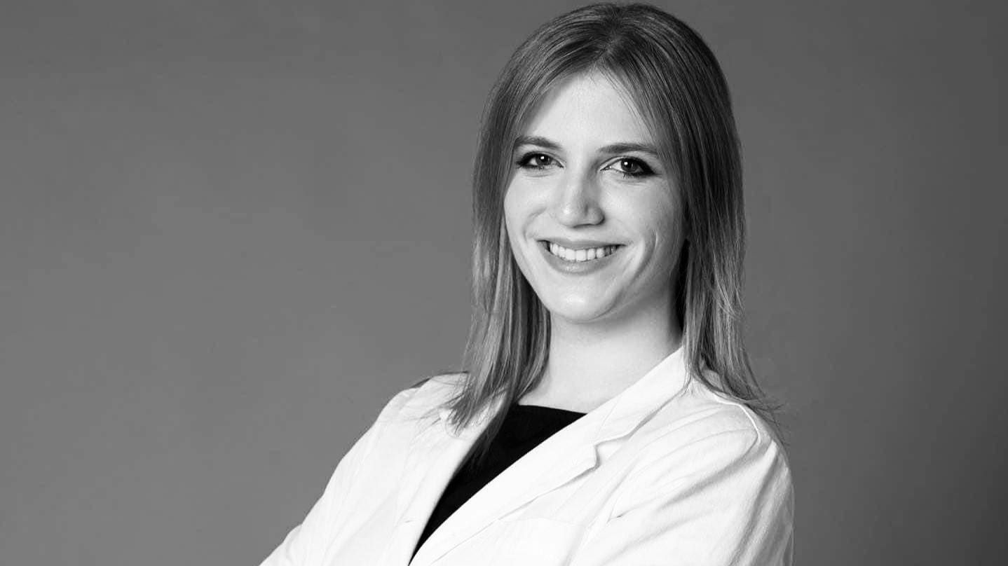 OBJAVLJENA SMRTOVNICA TJERA NA PLAČ Sutra sahrana mladoj doktorici Azri Spahić (FOTO)