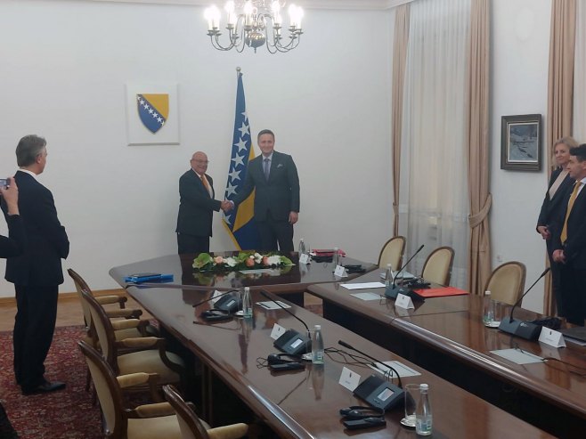 UGOSTIO GA SAMO BEĆIROVIĆ Cvijanović ignorisala britanskog izaslanika za Zapadni Balkan